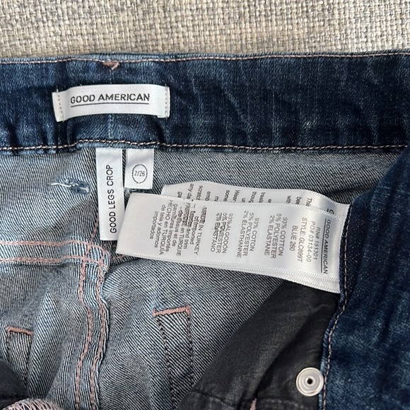 Good American Good Legs Crop - Picture 3 of 6